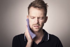 Signs that show you need wisdom tooth removal 