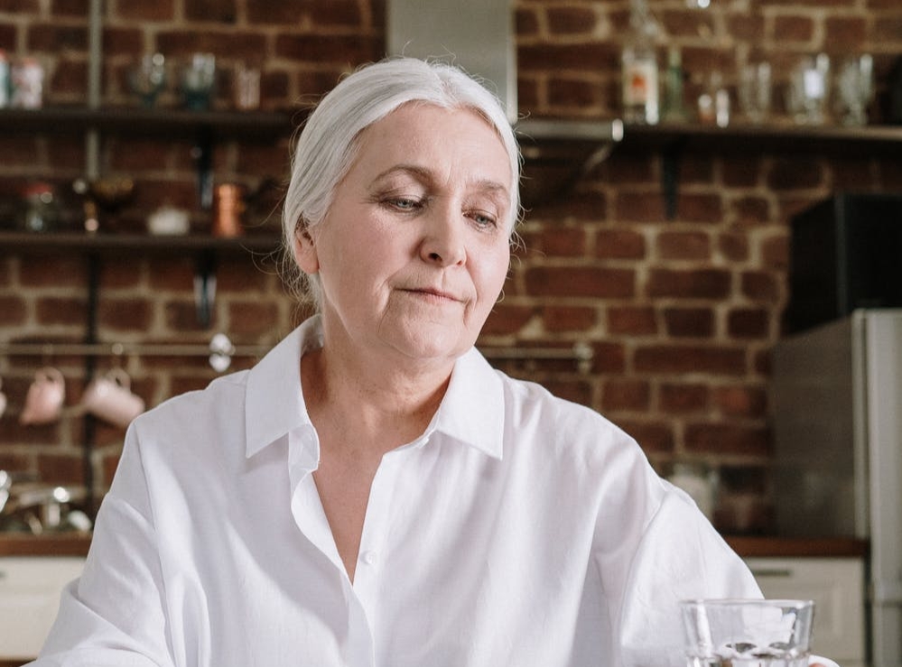 9 Makeup Tricks and Beauty Tips for Older Ladies You Must Get Healthy