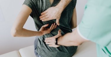 Signs You Need to Visit a Chiropractor