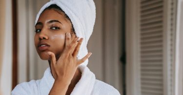 Reasons You'll Love the Skinimalism Trend