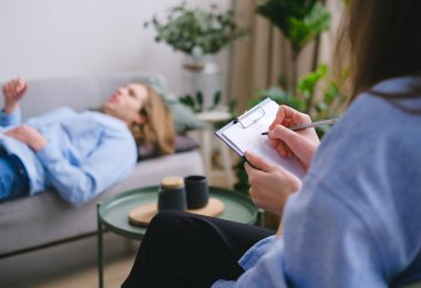 7 Clear Signs Your Loved One Needs Therapy And What To Do