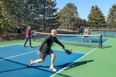 How Many Calories Does Pickleball Burn
