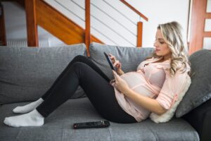 Why leather lounge chairs are best for your pregnancy trip