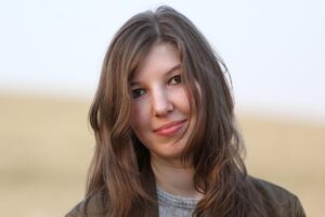 The Hair Growth Cycle Explained: Why Some Daily Fall Is Normal