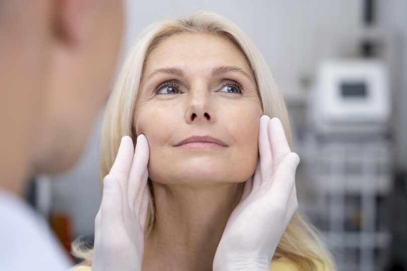 How to Choose the Best Facial Plastic Surgeon for a Facelift in Tampa