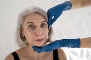 How to Choose the Best Facial Plastic Surgeon for a Facelift in Tampa